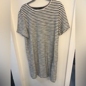 Lou & Grey Etchstripe Tee Dress.  Blue and white stripes. Size L.